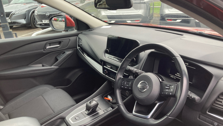 Nissan Qashqai 1.3 DiG-T MH 158 N-Connecta 5dr Xtronic Petrol Hatchback